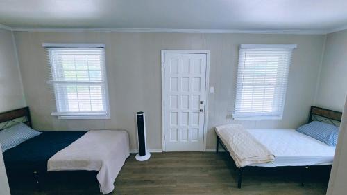 Central Arlington House | Pet-Friendly Retreat Near AT&T Stadium in Kathmandu