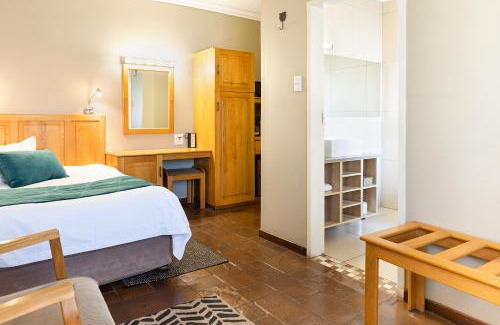 Kathu Hotel | Discover Kathu Gamagara Lodge: Poolside Comfort Awaits