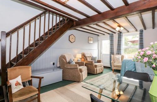 King's Lynn House | Pet-Friendly Kathy's Cottage: Rated 8.8/10 by Guests!