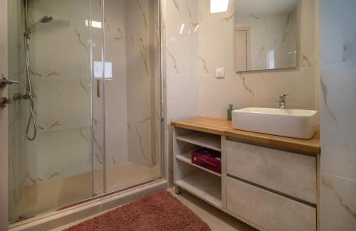 Athens Apartment | Pet-Friendly Katia Athens Apartment - Guest Rated 10/10