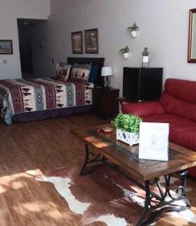 Tombstone Hotel | Discover Katie's Cozy Suites - Guest Rated 9.2/10