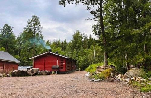 Renko Villa | Idyllic Katiskosken Joenrantamökki with Private Beach & Hot Tub