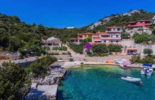 Vinisce House | Family-Friendly Katja in Vinišće - Rated 10/10 by Guests