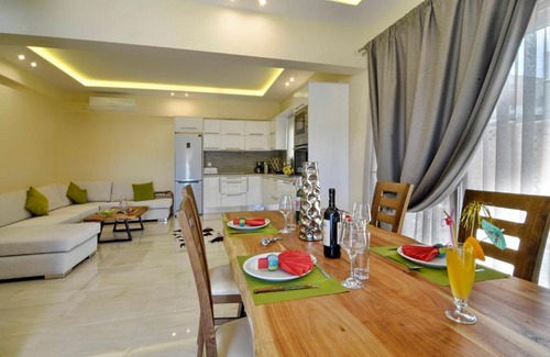 Agios Georgios Pagon Apartment | Oceanfront Katoi Apartment 1: Rated 10/10 in Agios Georgios