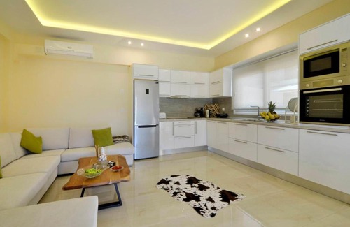 Agios Georgios Pagon Apartment | Oceanfront Katoi Apartment 1: Rated 10/10 in Agios Georgios
