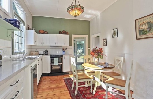 Katoomba House | Relax at Katoomba Green Gables - 9.8 Rated Spa Retreat