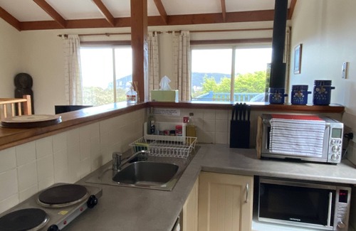 Katoomba Apartment | Explore Katoomba Retreat: Lotus Suite with Pool & Breakfast