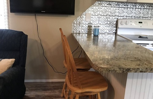 Scranton House | Discover Kat’s Get-a-Way with Lake Views in Scranton, AR