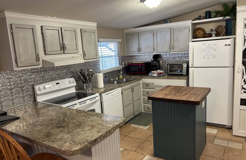 Scranton House | Discover Kat’s Get-a-Way with Lake Views in Scranton, AR