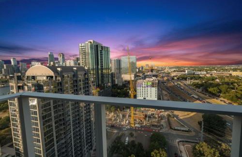 Rainey Street Historic District House | Katy at the Rainey District Upscale Austin Condo