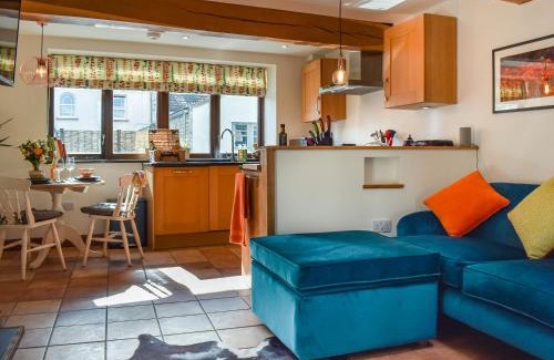 Lower Godney House | Pet-Friendly Katy: Rated 10/10 for Family Fun