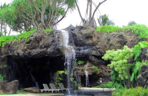 Hanamaulu House | Beachfront Kauai Resort with Pool and Kitchen Amenities
