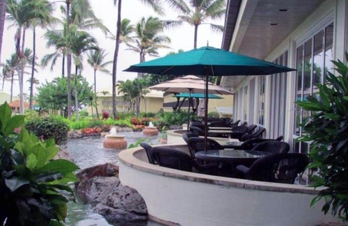 Hanamaulu House | Beachfront Kauai Resort with Pool and Kitchen Amenities