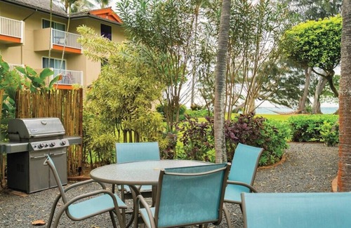 Wailua Resort | Oceanfront Kauai Studio with Pool, Spa & Free WiFi