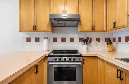 East Kootenay Apartment | Indulge in Kauhoolio: Pool, Hot Tub & Spa Amenities Await
