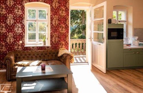 Gablenz Apartment | Discover Kavalierhaus in Rhododendronpark, Rated 9/10