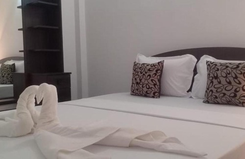 Seeduwa - Katunayake Hotel | Budget-Friendly Stay at Kavee Transit Hotel with Breakfast