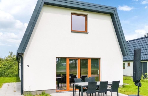 Den Oever House | Discover Kavel 11: Family-Friendly Getaway with Top Ratings