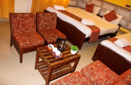 Mysore Bed & Breakfast | Cozy Kaveri Hotel B&B with Spa and Breakfast Included