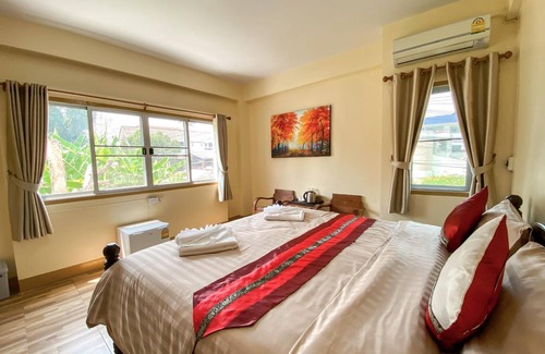 Old City House | Budget-Friendly Kavil Guesthouse with Breakfast & Kitchen