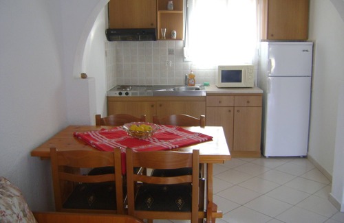 Kalo Chorio House | Guest Rated 9.6 - Kavousanos Apartments with Ocean View