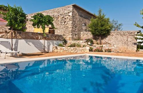 Rethymno Villa | Discover Kavousi Villa: Family-Friendly with Pool Access