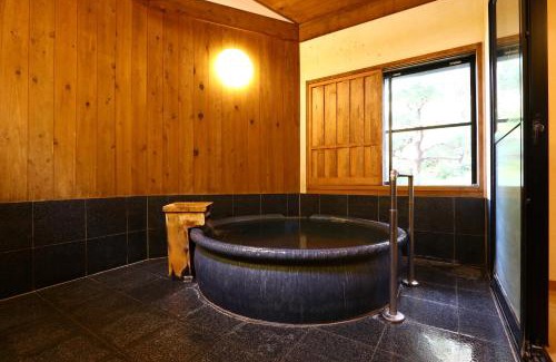 Kamizaki Hotel | Discover Kawachiya Ryokan: Family Friendly Retreat