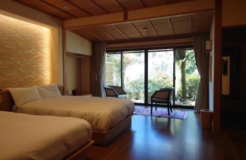 Gero Onsen Hotel | Discover Kawakamiya Kasuitei: Rated 9.3 with Hot Tub Access
