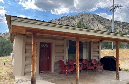 Three Rivers Cabin | Inviting Sequoia River View Cabin with Pool and Oceanfront