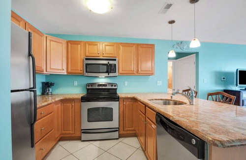 North Wildwood Condo | Unwind at Kay's Oceanview Condo: Family-Friendly Escape