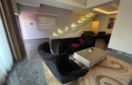 Accra Apartment | Family-Friendly Retreat at Kay's Villa: A Perfect Getaway