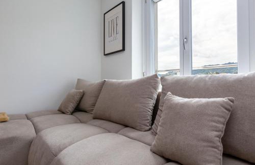 Werd Apartment | Downtown KAYA Zurich Apartment 5A: Family-Friendly Loft