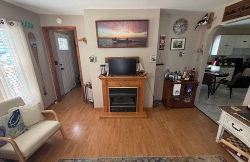 Ewell House | Relaxing Retreat on Smith Island with Ocean Views & Dining
