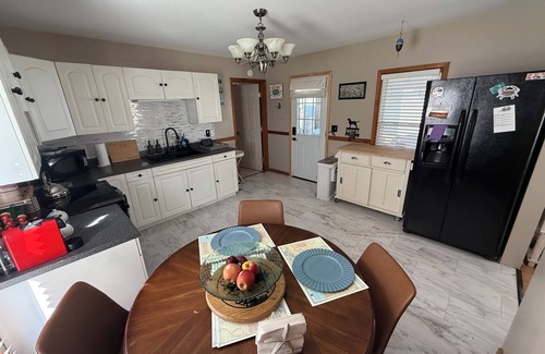 Ewell House | Relaxing Retreat on Smith Island with Ocean Views & Dining