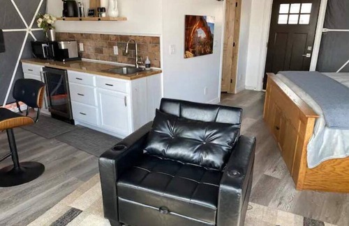 Torrey House | Unforgettable Stay at Kayenta Dome: Pet Friendly & Breakfast