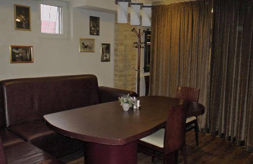 Klin Hotel | Budget-Friendly Comfort at Kayut-Companiya Hotel
