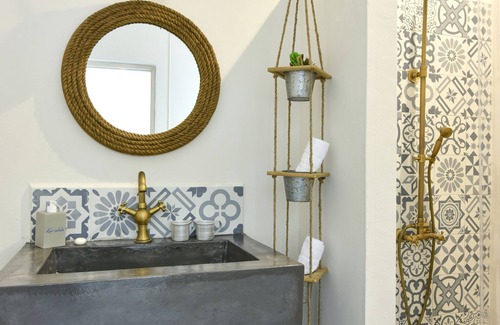 Bel Ombre House | Guest Rated: 9.6 at Kaz'alala Hosted B&B with Pool