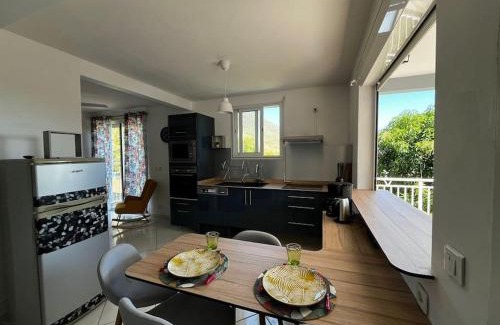 Les Anses-d'Arlets House | Kid-Friendly Retreat at Kaz Colibri for Memorable Stays