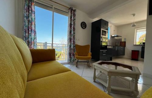 Les Anses-d'Arlets House | Kid-Friendly Retreat at Kaz Colibri for Memorable Stays