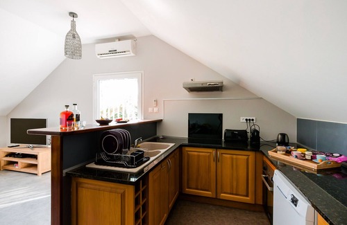 Etang Sale Les Bains Apartment | Discover Kaz Combava: 3-Star Comfort in Etang-Salé