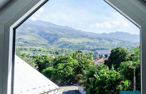 Etang Sale Les Bains Apartment | Discover Kaz Combava: 3-Star Comfort in Etang-Salé