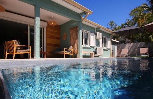 Etang Sale Les Bains Villa | Experience Kaz Vavang Villa: 4-Star Poolside Retreat