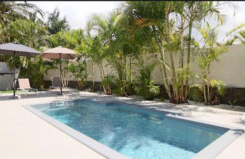 Etang Sale Les Bains Villa | Experience Kaz Vavang Villa: 4-Star Poolside Retreat
