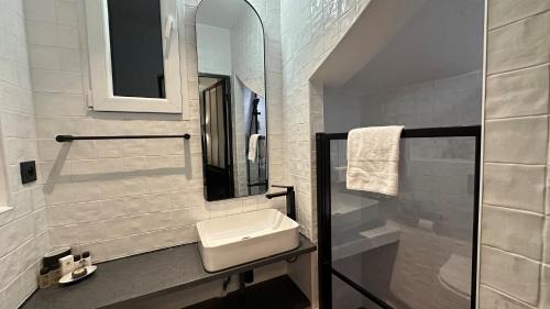 Maisons-Alfort Apartment | Cosy Retreat at KAZA BELLA - Maisons Alfort