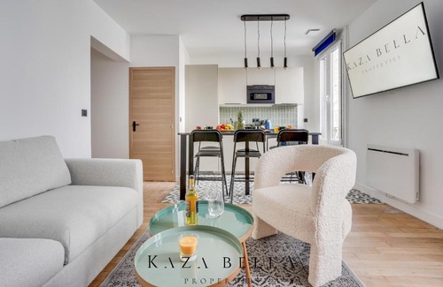 Maisons-Alfort Apartment | Family-Friendly KAZA BELLA - Modern Flat in Maisons Alfort