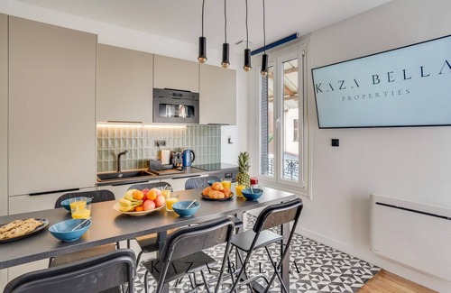 Maisons-Alfort Apartment | Modern Alfort 8 Flat with Child-Friendly Amenities
