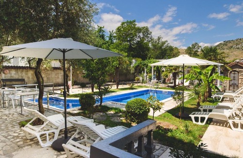 Goricani House | Pet-Friendly Kazablanka Rooms with Oceanfront Views