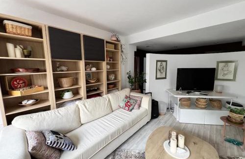 Kazanlak Apartment | Inviting Guest House Apartment with Garden & Parking Near Center
