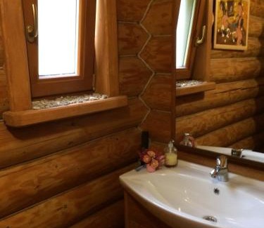 Nyzhnje Selyshche Ski Chalet | Family-Friendly Stay at Kazkova Khatynka - 4-Star Rating