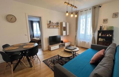 Le Kremlin-Bicetre Apartment | Strategic Location Near Métro 14 & 7 with Free Parking